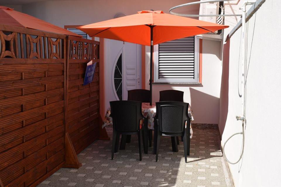 Apartmani Celjak Паг Екстериор снимка